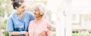 quais são as responsabilidades de um cuidador de idosos